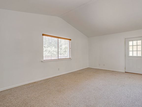3rd image of 302 Case St