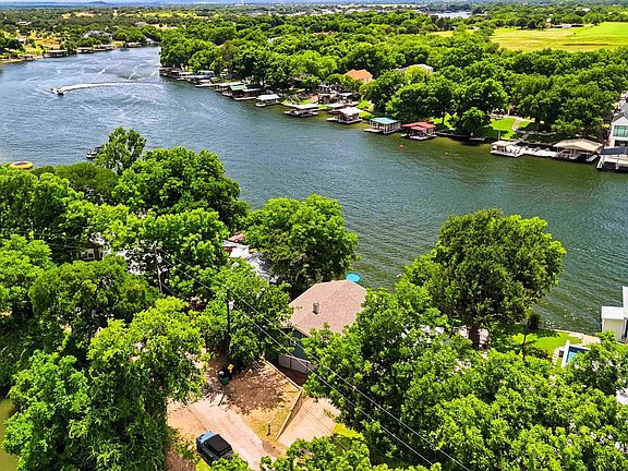 3rd image of 1308 Lakeside