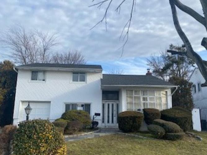 1st image of 437 Clearmeadow Dr