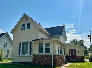 2209 Pershing Blvd, Clinton, IA 52732