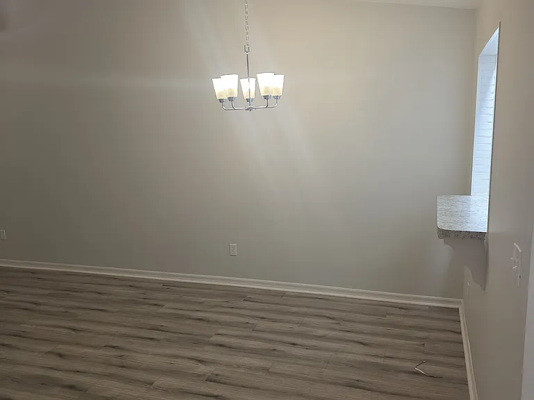85 Debarry Ave — Photo 10