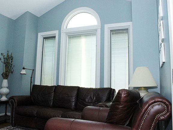 2nd image of 15681 Meadows Dr