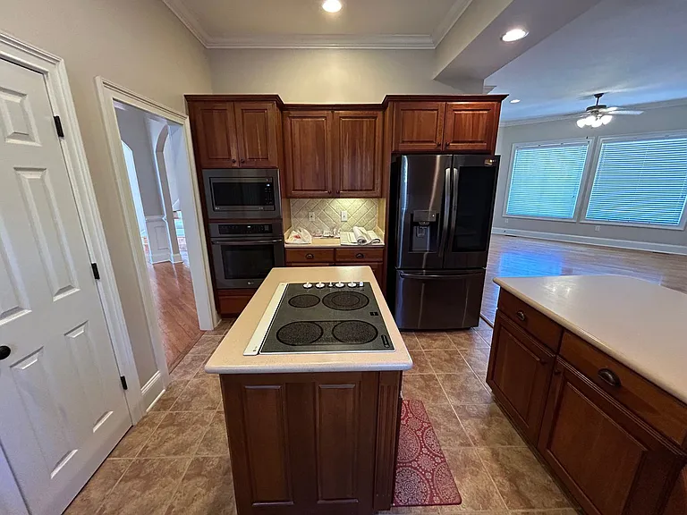 216 Rollingwood Cir NW — Photo 8