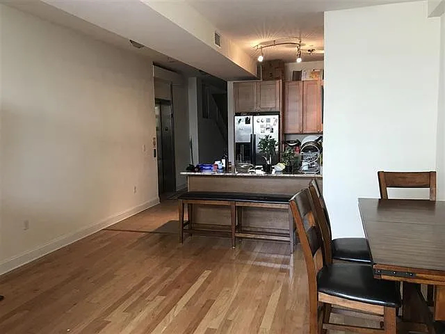 102 York St #8 — Photo 10
