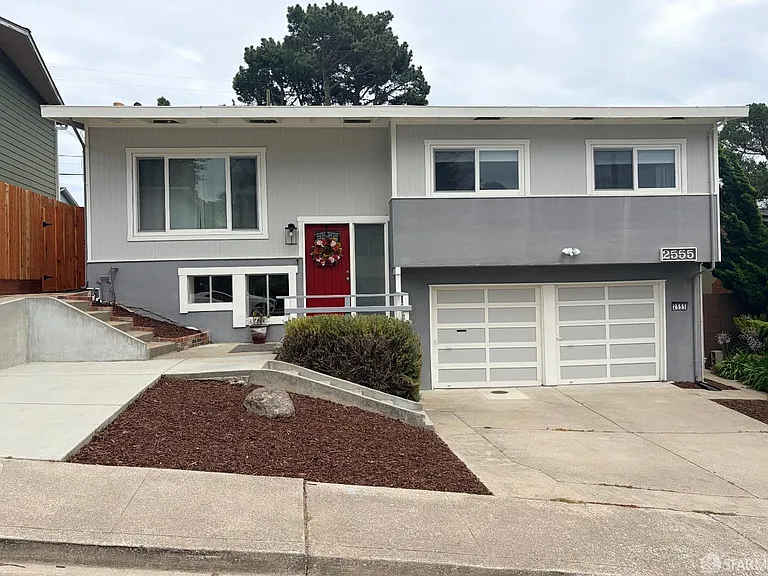 2555 Sherwood Dr — Photo 26