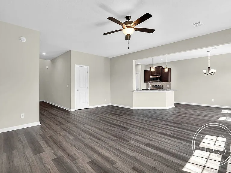200 Alcove Ct — Photo 4