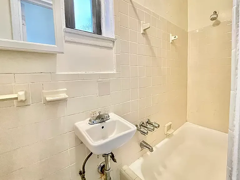 212 W 82nd St #4-C — Photo 5
