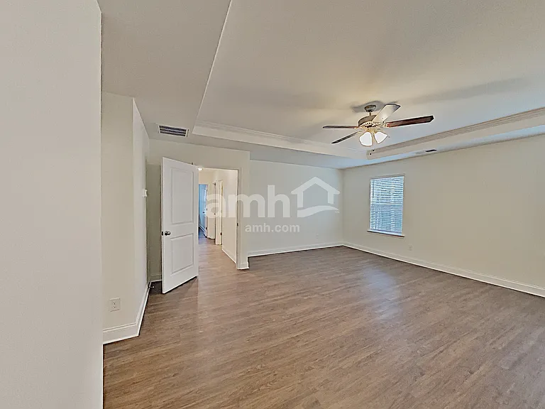 331 Elmhurst Dr — Photo 17