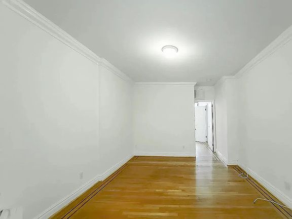 4th image of 213 E 84th St APT 3B