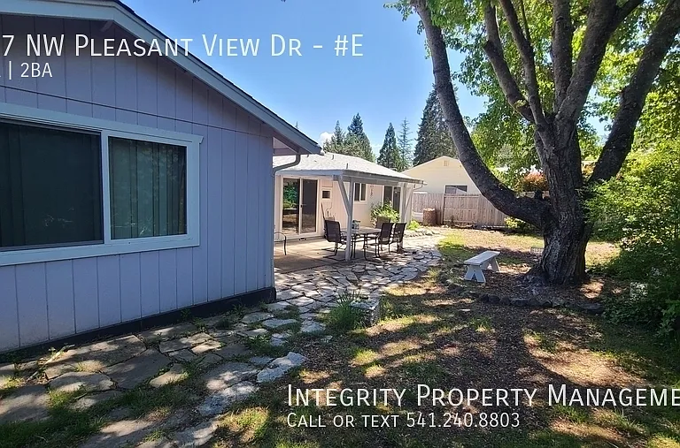 347 NW Pleasant View Dr #E — Photo 18