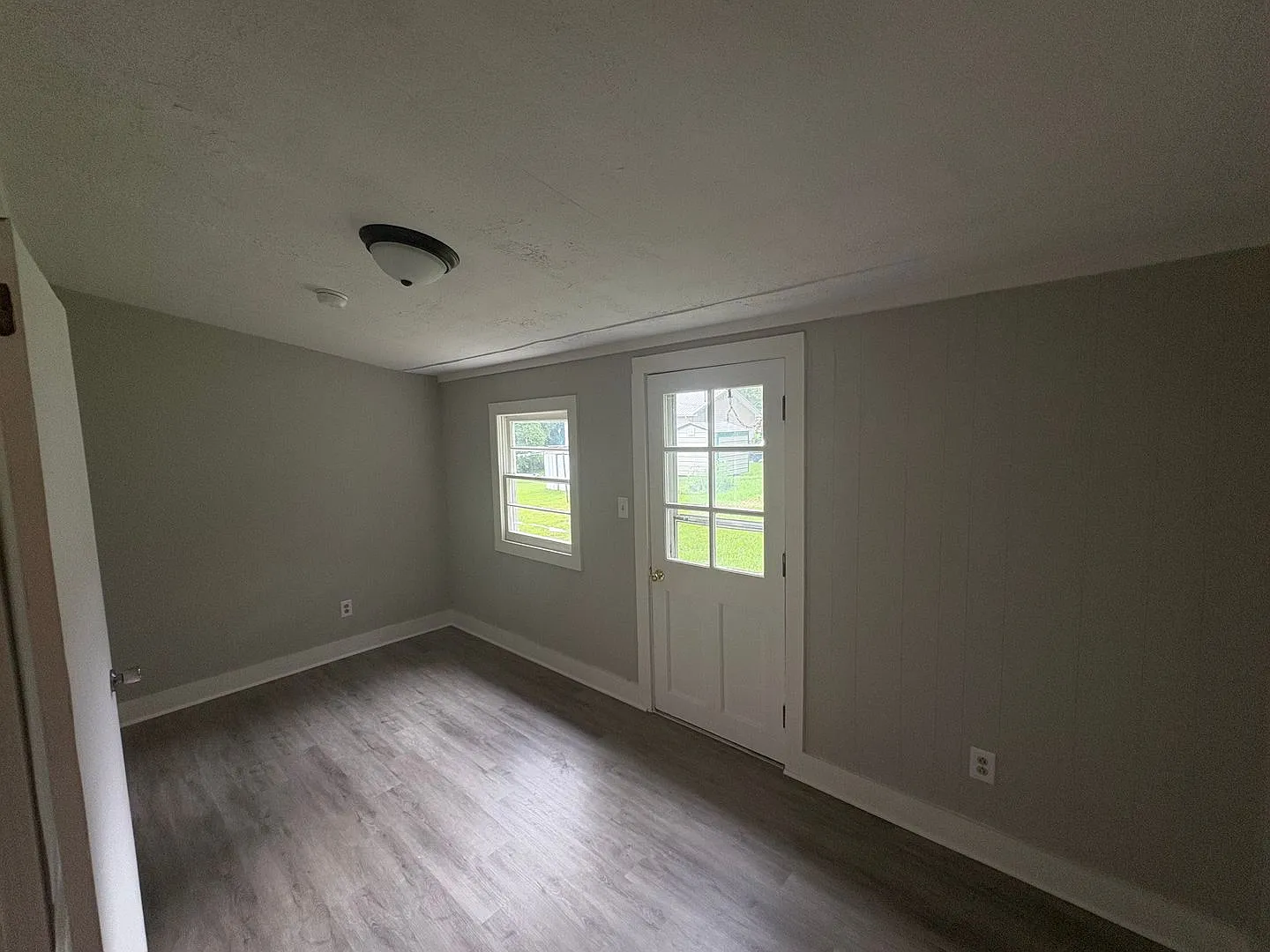 213 Humble Avenue — Photo 3