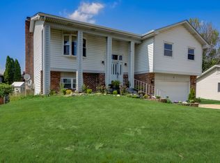 5 Lorraine Ave, Woodridge, IL