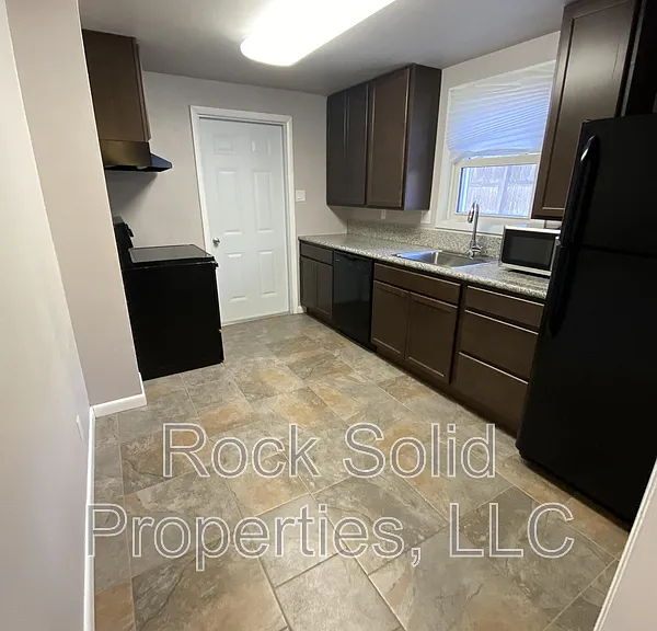 2020 Dunn Ave #4 — Photo 5