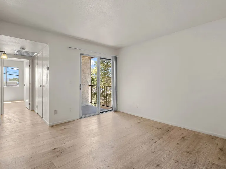 3150 E Bellevue St — Photo 2