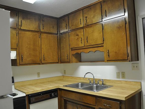 2nd image of 1886 Nicklaus Ct APT B