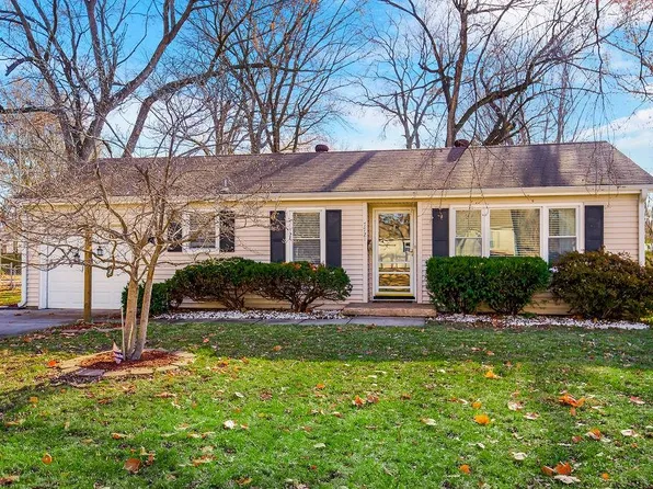 7721 W 66th Ter, Overland Park, KS 66202