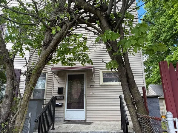 125 Lebanon St #2, Melrose, MA 02176