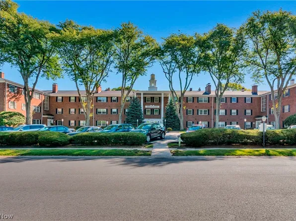 2885 Pease Dr APT 313, Rocky River, OH 44116