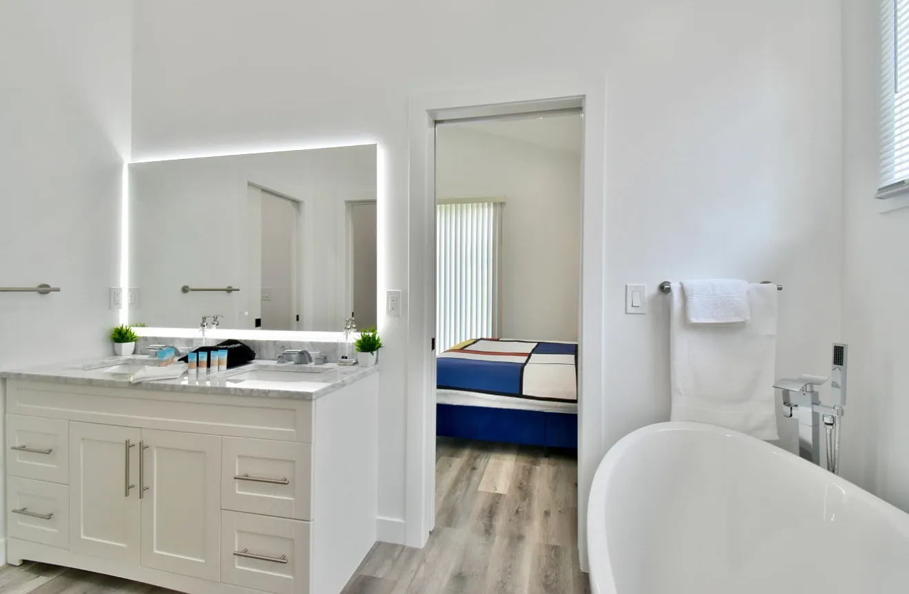 3 bed, 3.5 bath, 2376 sqft, $6,995 — Photo 3