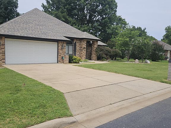 2nd image of 290 Sherwood Drive