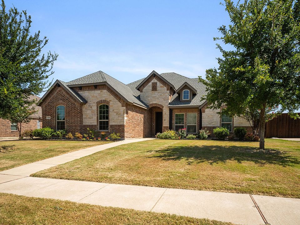1st image of 134 Water Garden Dr