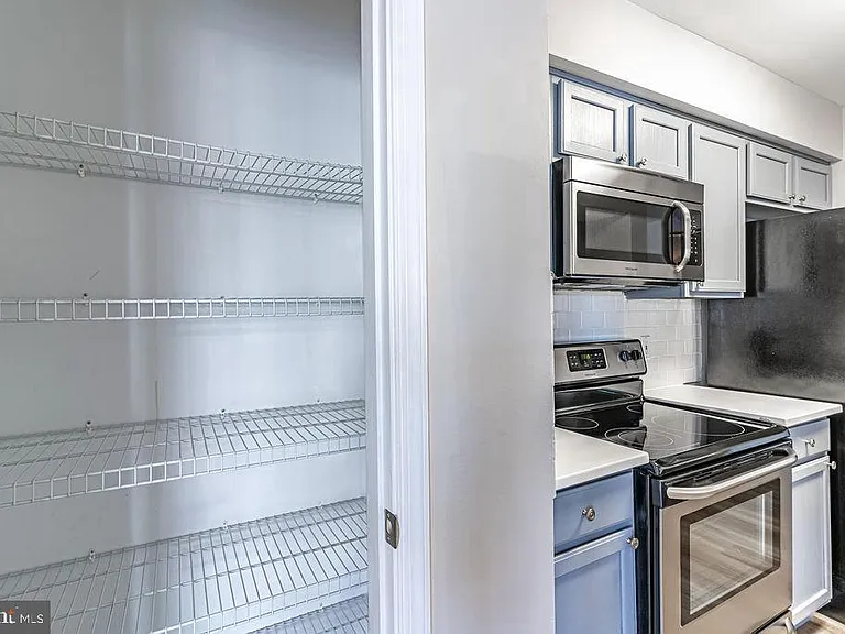 3620 Sherbrooke Cir #202 — Photo 7