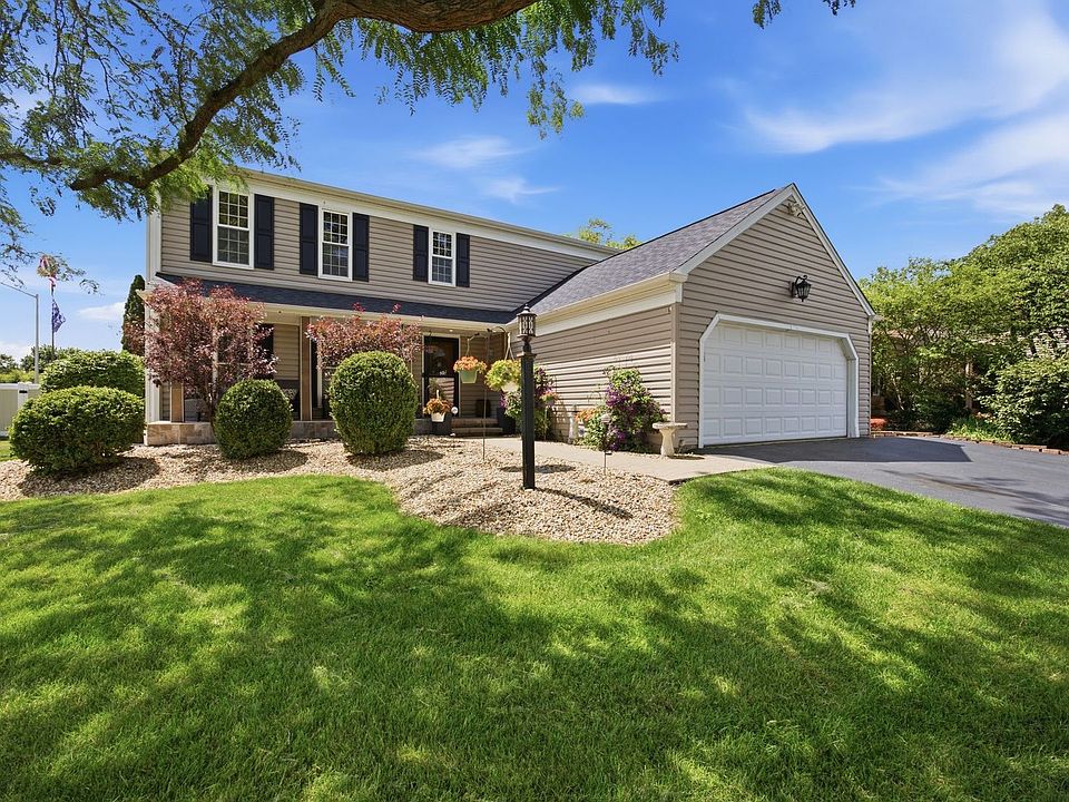 1st image of 702 Hickory Ln