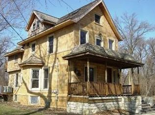 3742 Gladstone Ave, Riverside, IL 60546