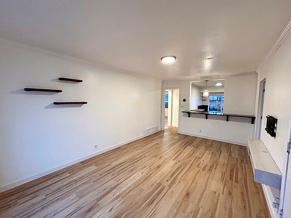 3rd image of 326 E Gregson Ave