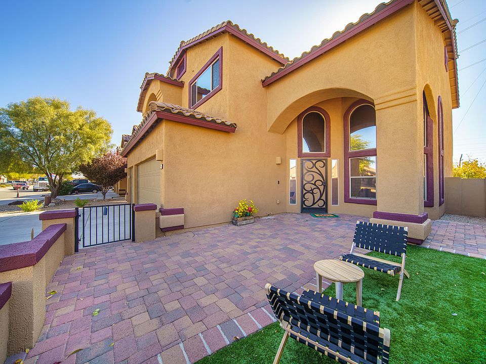 1st image of 361 W Calle Paso Suave