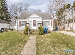 910 Whittlesey St, Fremont, OH 43420