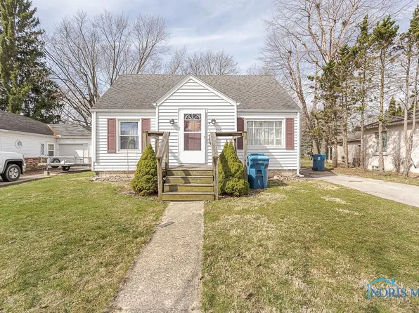 910 Whittlesey St, Fremont, OH 43420