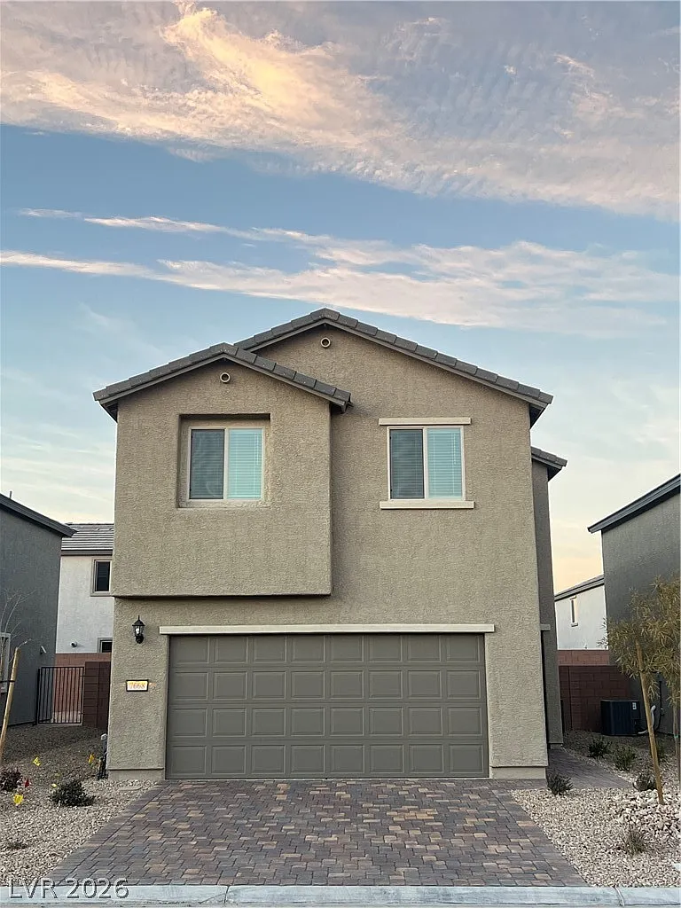 3 bed, 1815 sqft, $2,200 — Photo 1