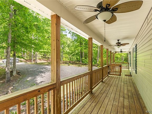 5th image of 47 Laurel Dr