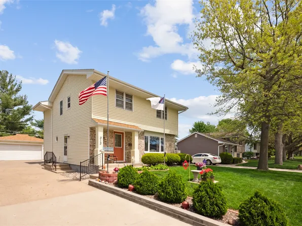 313 9th St SE, Altoona, IA 50009