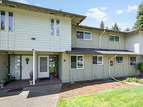 2nd image of 13600 NE 18th St APT 26