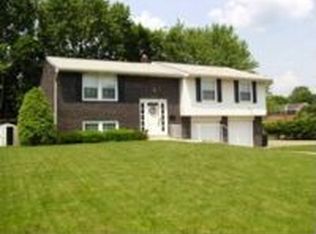 1204 Old Meadow Rd, Pittsburgh, PA 15241