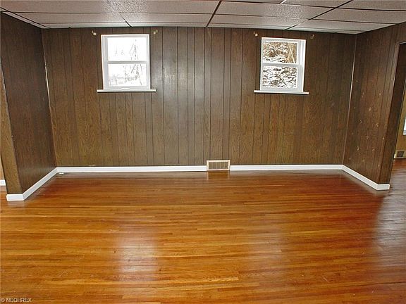 3rd image of 4025 Washington St