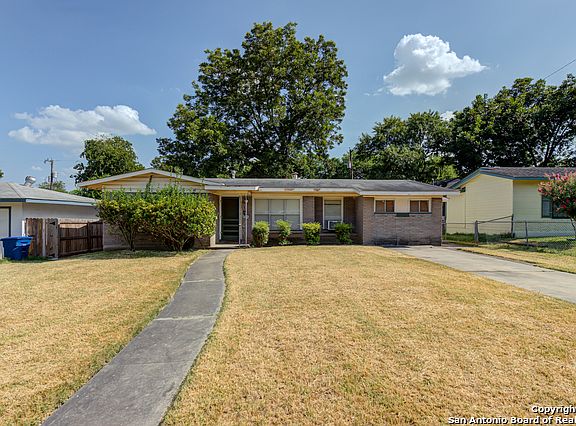 3rd image of 618 Marchmont Ln