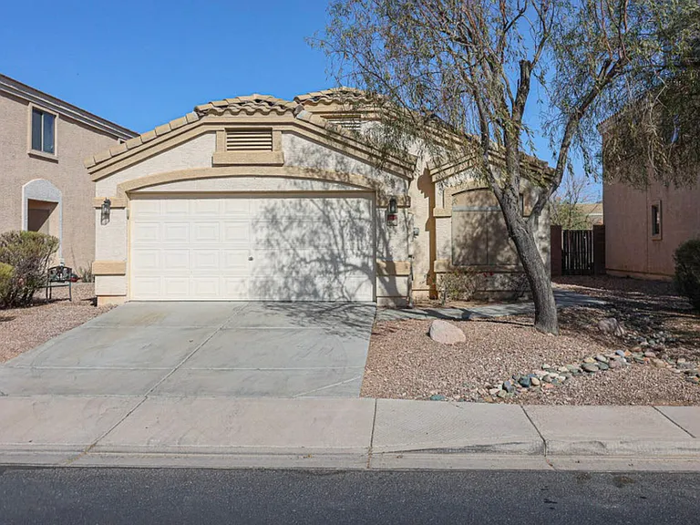 23928 W Desert Bloom St — Photo 5