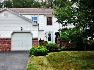 1513 Yorktown Dr, Lawrence, PA 15055