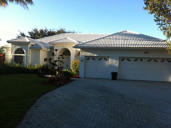 2nd image of 436 Oriole Cir