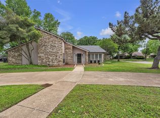 1200 Saint Andrews Ct, Mansfield, TX 76063