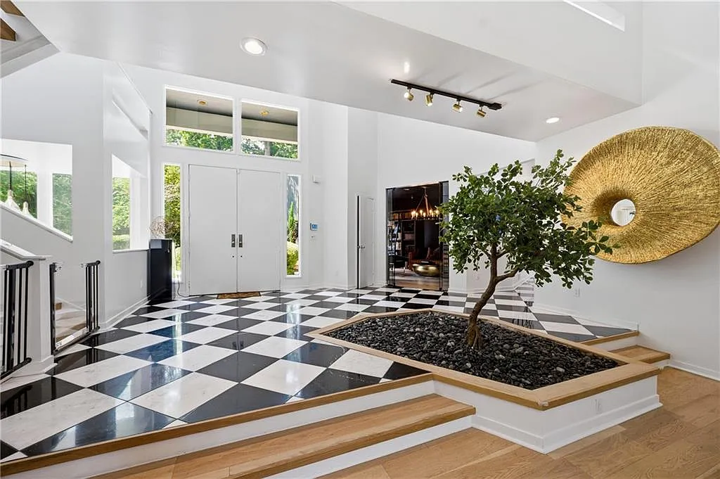 4 bed, 3.5 bath, 3365 sqft, $9,000 — Photo 3