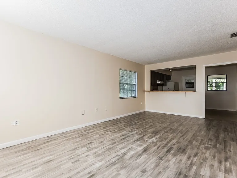 620 Emerald Ave #1 — Photo 6