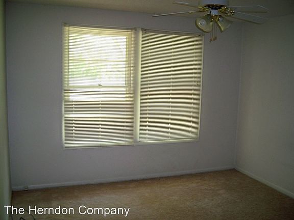 5th image of 902 Brookhaven Dr
