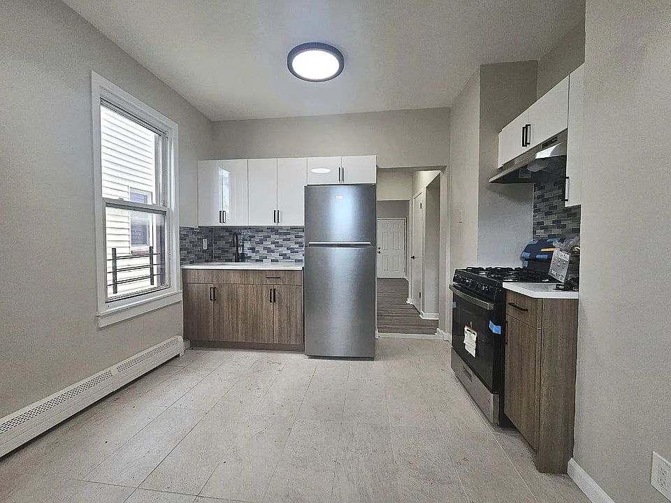 1st image of 137 Wilkinson Ave #5D