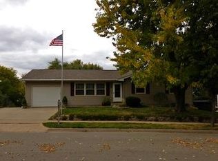 3625 Keystone Dr, Dubuque, IA 52002