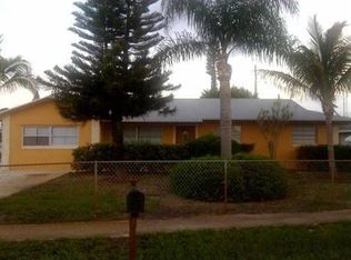 1402 W Perry St, Lantana, FL 33462