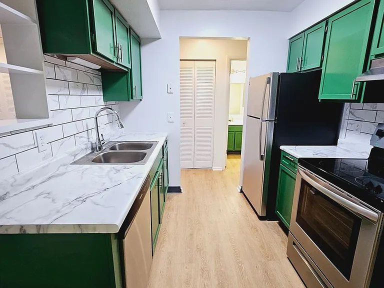 Sugarbush Apartments — Photo 19